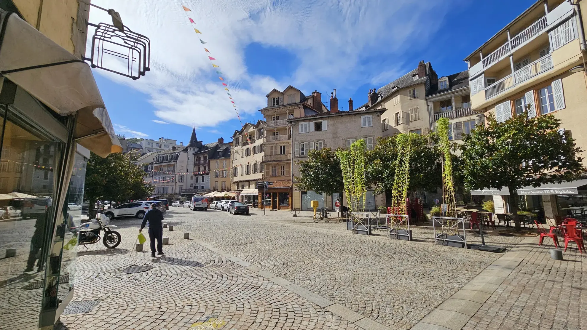 Immeuble à rénover avec fort potentiel à Tulle, centre historique 