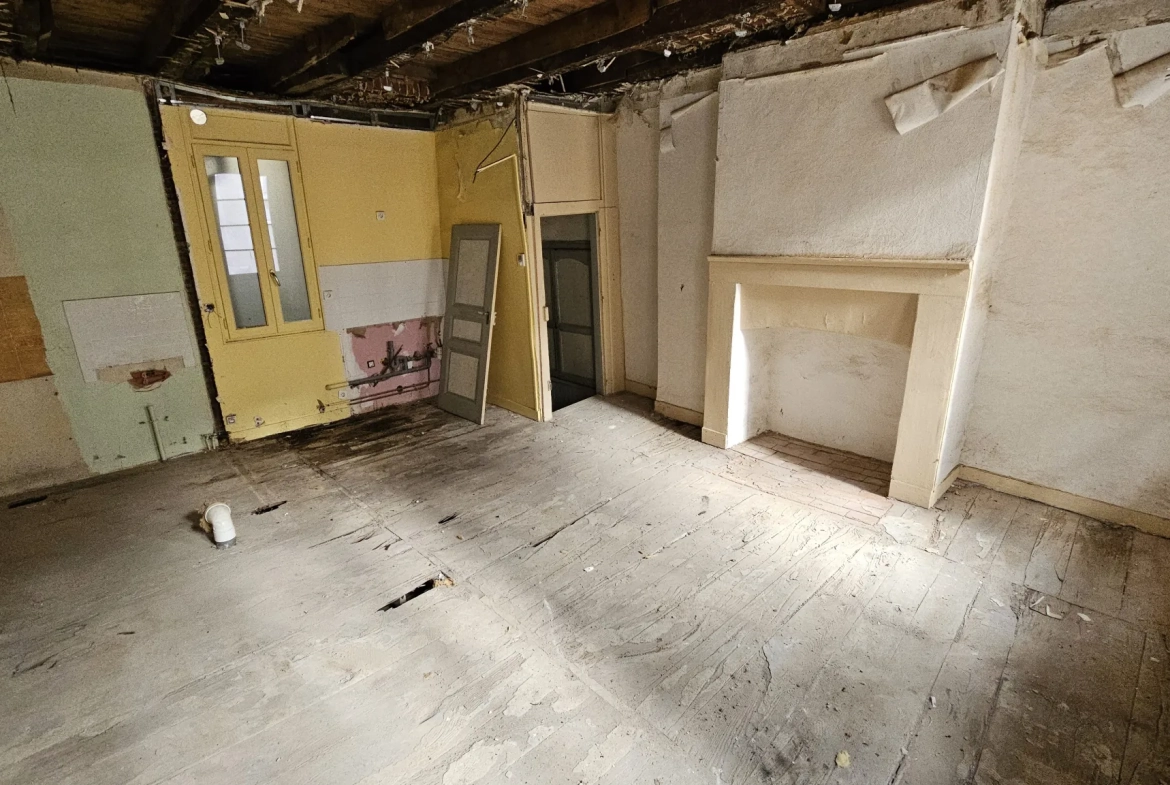 Immeuble à rénover avec fort potentiel à Tulle, centre historique 