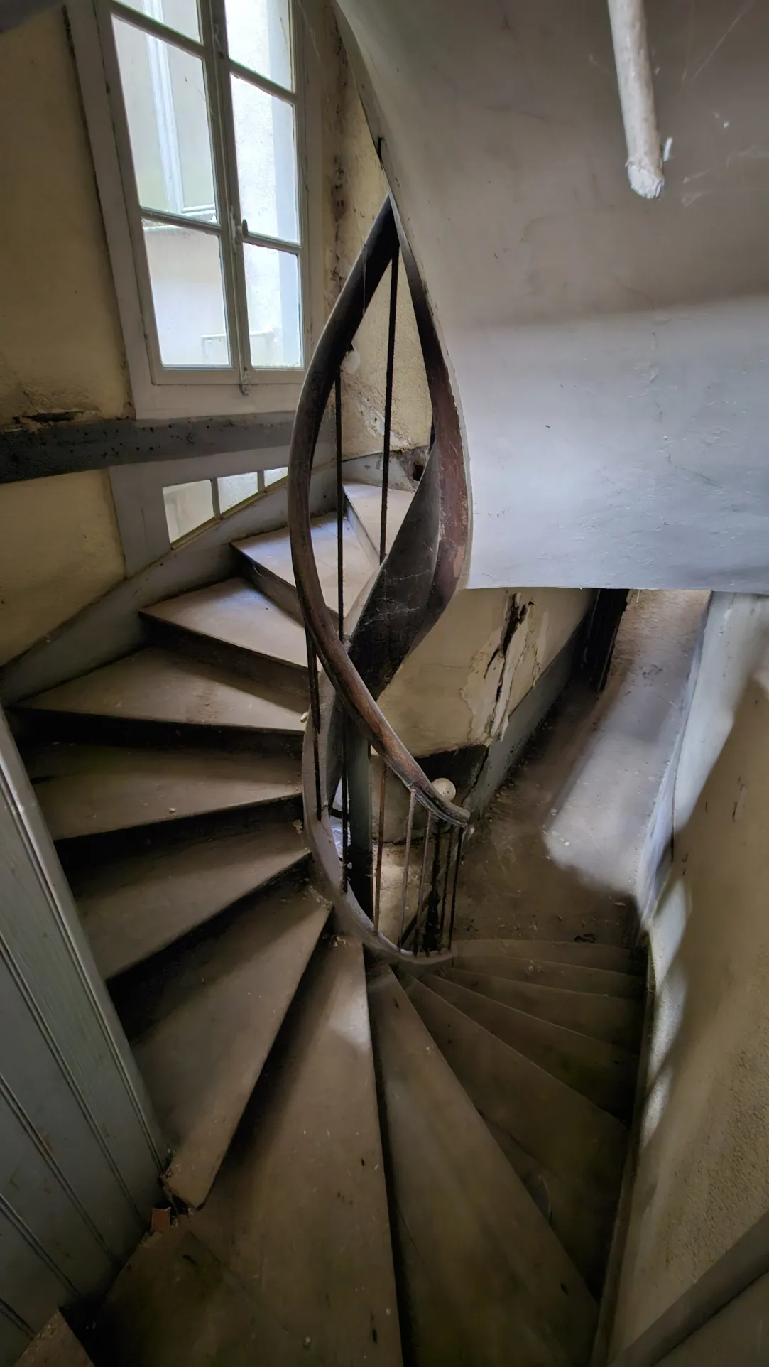 Immeuble à rénover avec fort potentiel à Tulle, centre historique 