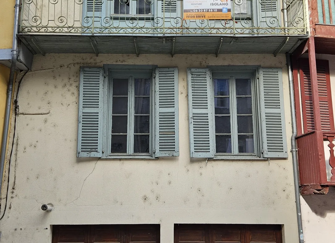 Immeuble à rénover avec fort potentiel à Tulle, centre historique 