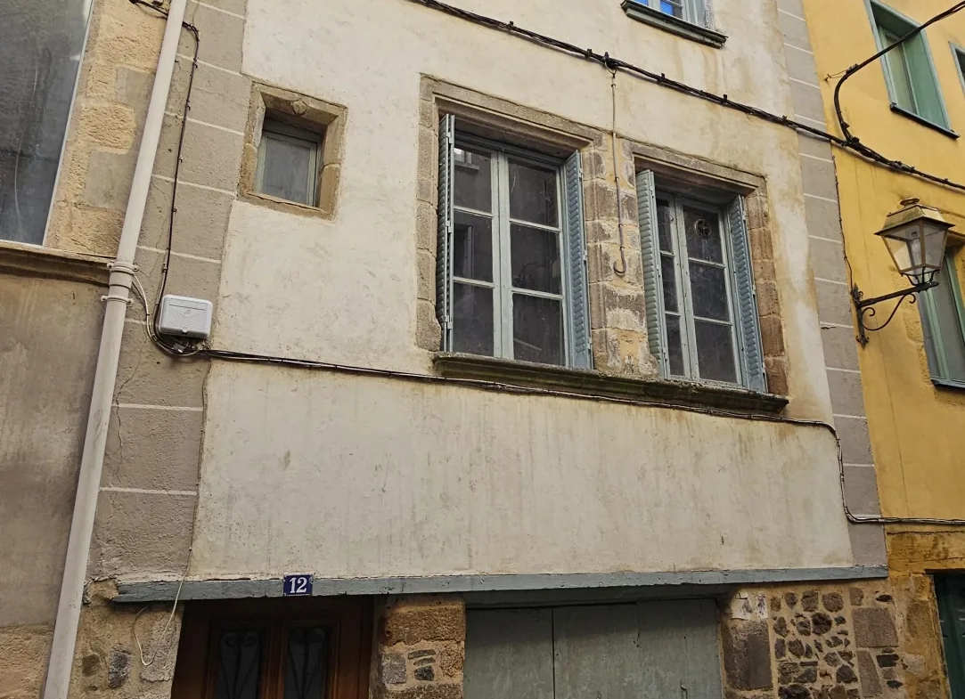 Immeuble à rénover avec fort potentiel à Tulle, centre historique 