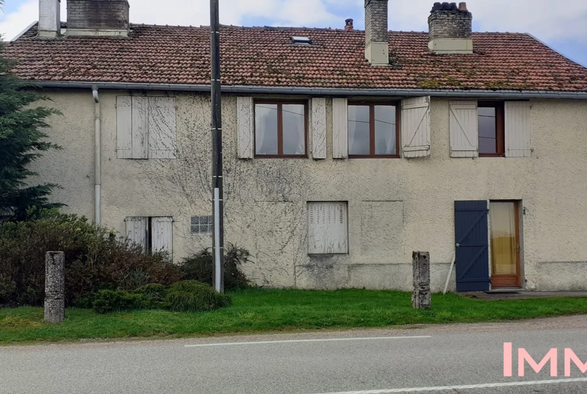 Immeuble à vendre à Xertigny - 5 appartements, parking, rénovation possible 