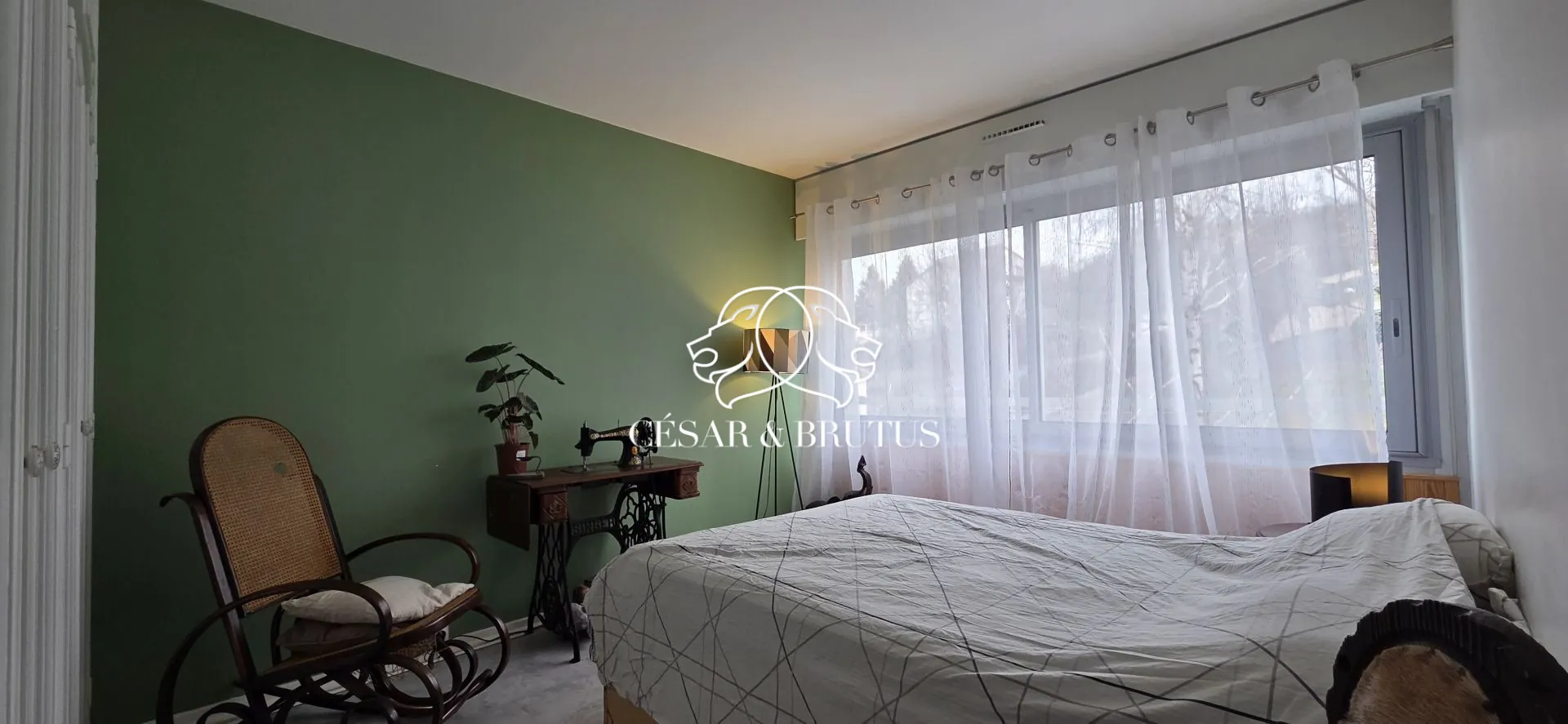 Appartement T4 lumineux avec balcon, cave et parking privé à Le Puy-en-Velay 