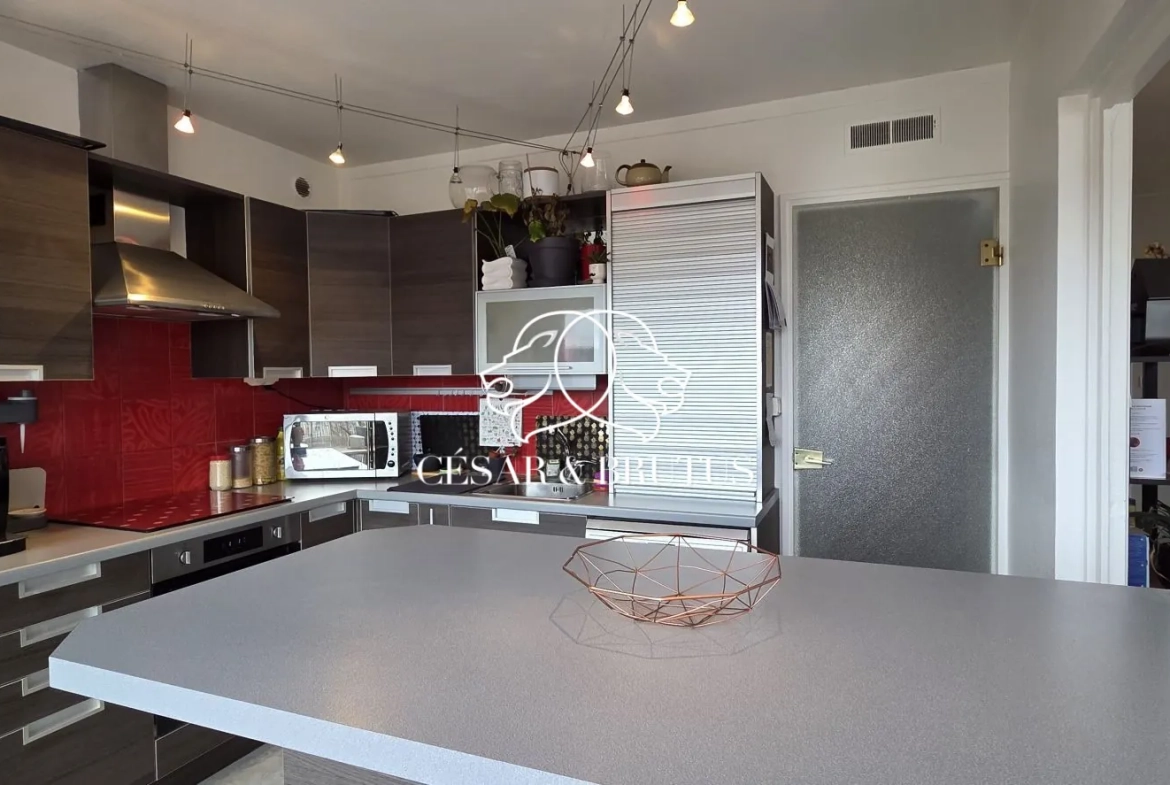 Appartement T4 lumineux avec balcon, cave et parking privé à Le Puy-en-Velay 