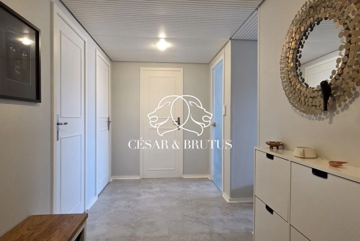 Appartement T4 lumineux avec balcon, cave et parking privé à Le Puy-en-Velay 