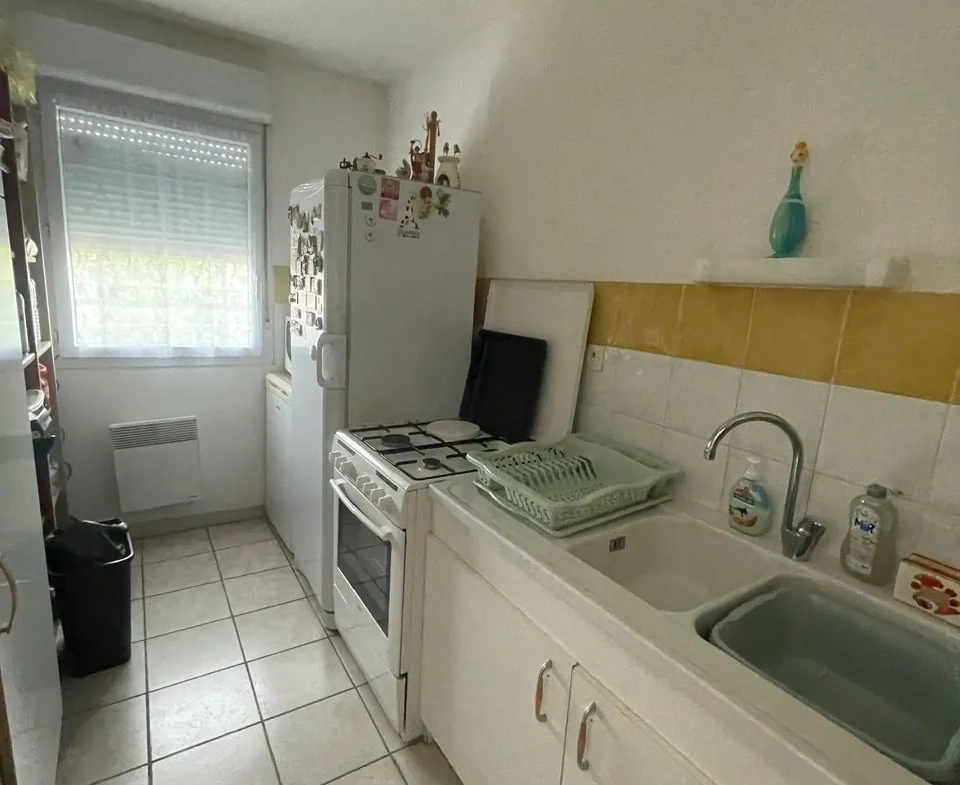 Appartement T3 à vendre à Saint Gilles du Gard avec balcon et parking, bon investissement locatif 