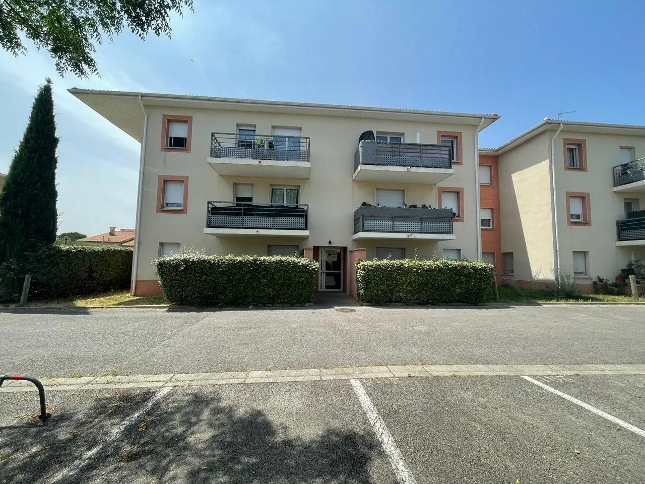 Appartement T3 à vendre à Saint Gilles du Gard avec balcon et parking, bon investissement locatif 