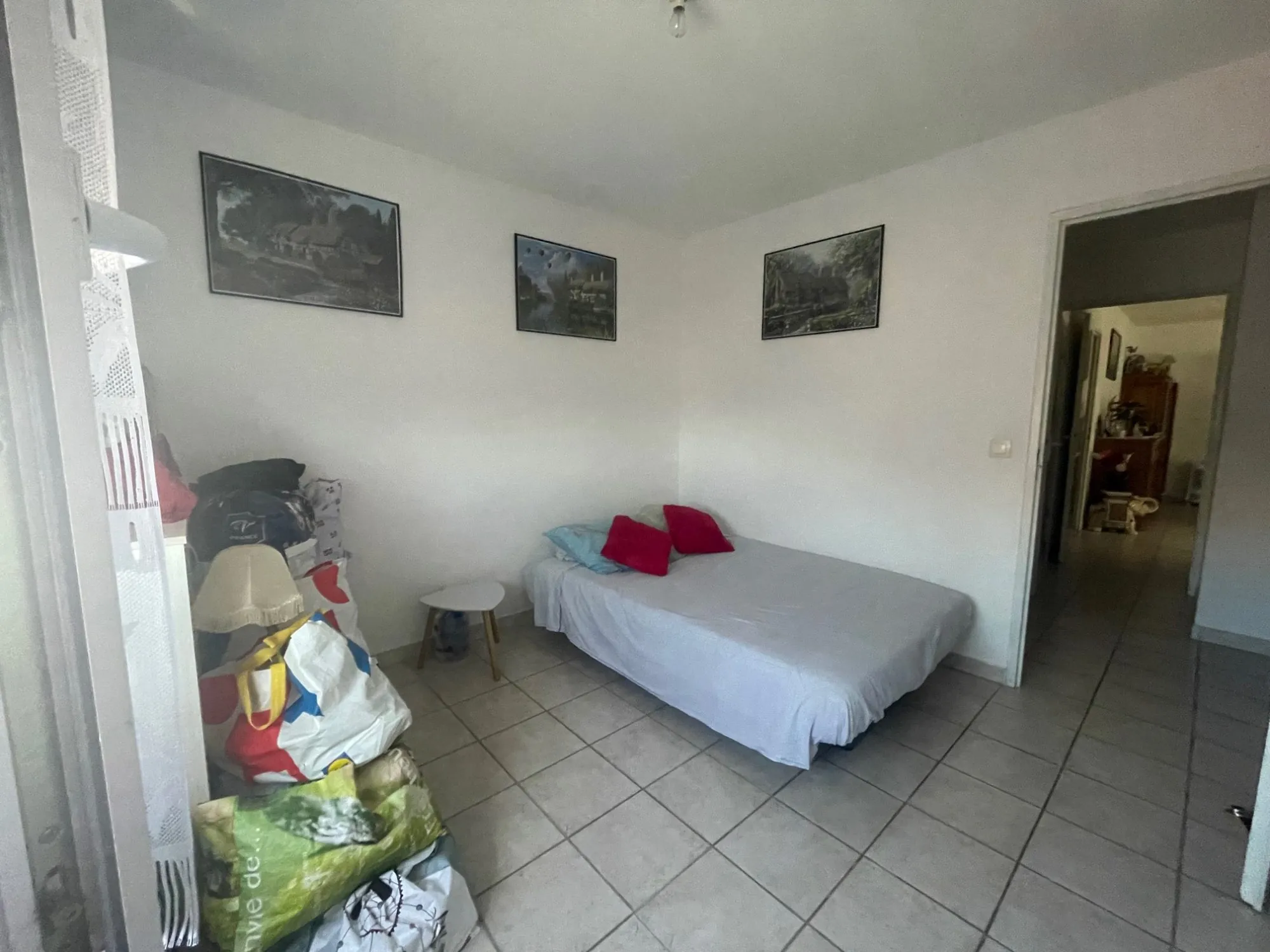 Appartement T3 à vendre à Saint Gilles du Gard avec balcon et parking, bon investissement locatif 