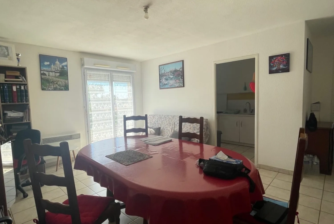 Appartement T3 à vendre à Saint Gilles du Gard avec balcon et parking, bon investissement locatif 