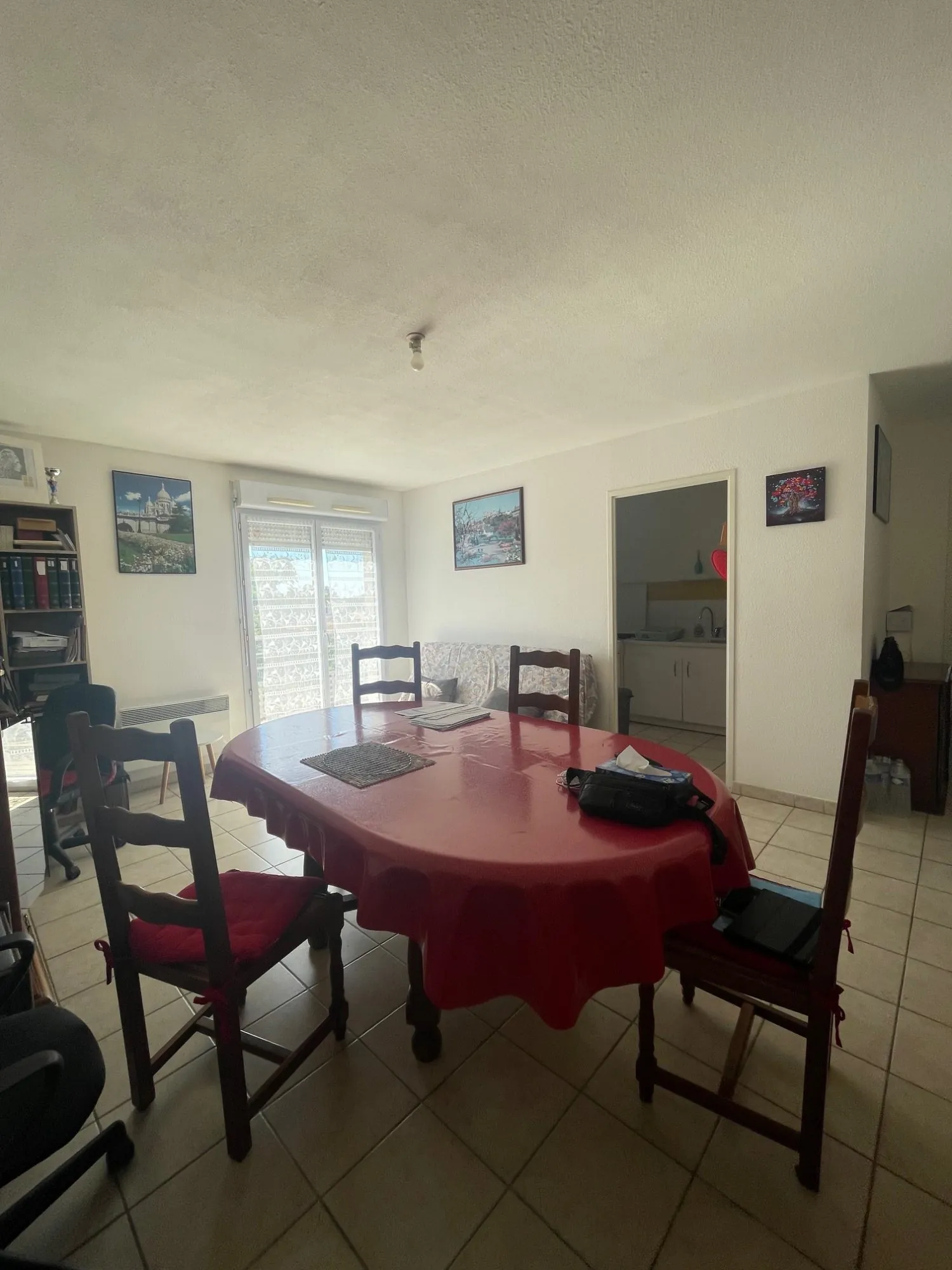 Appartement T3 à vendre à Saint Gilles du Gard avec balcon et parking, bon investissement locatif 