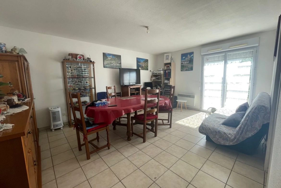 Appartement T3 à vendre à Saint Gilles du Gard avec balcon et parking, bon investissement locatif 