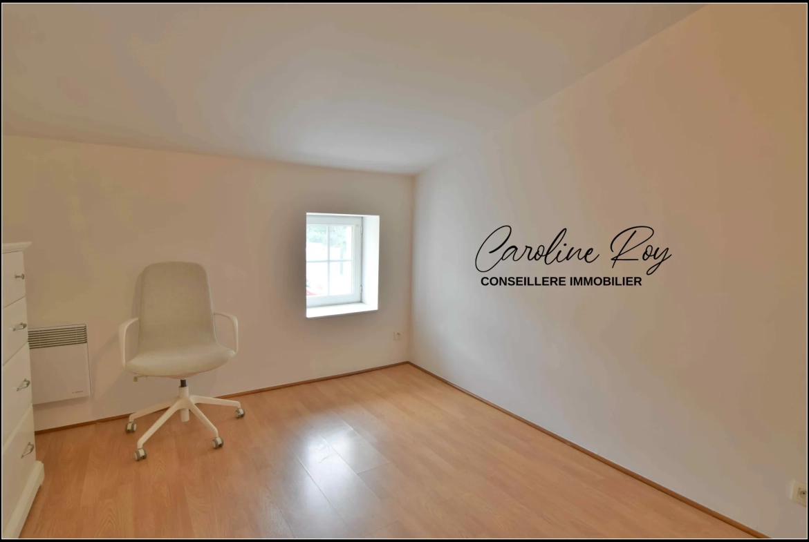 Maison de village à Vieillevigne avec 2 chambres, garage et cour - Opportunité idéale 