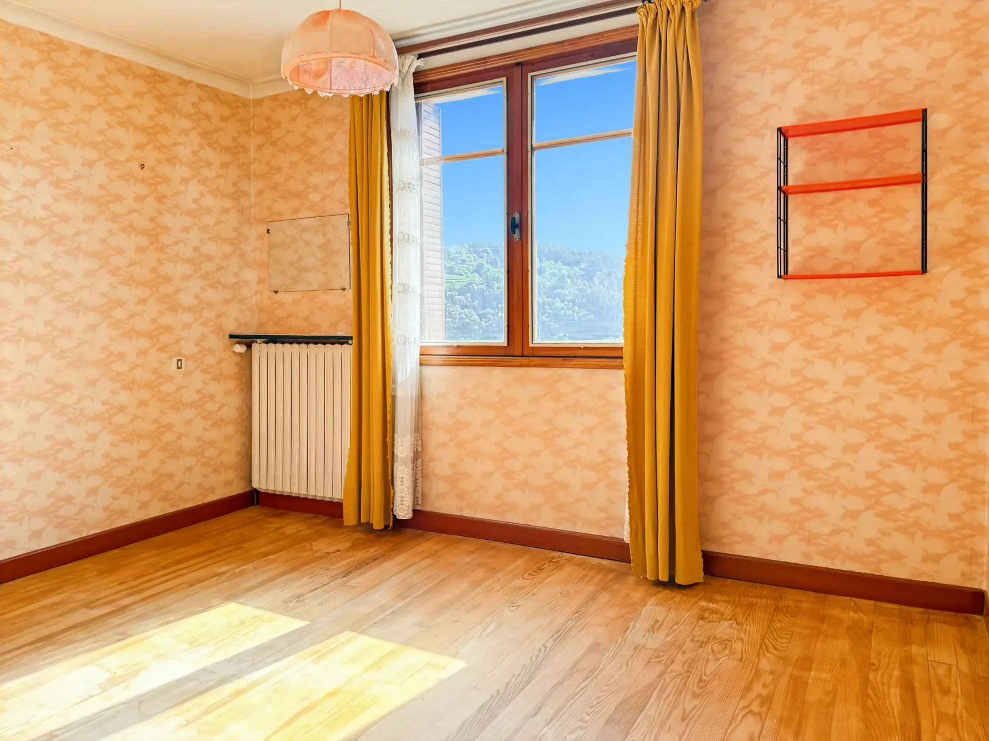 Maison des Années 60 avec Terrasse, Jardin et Vue Panoramique à Labégude 