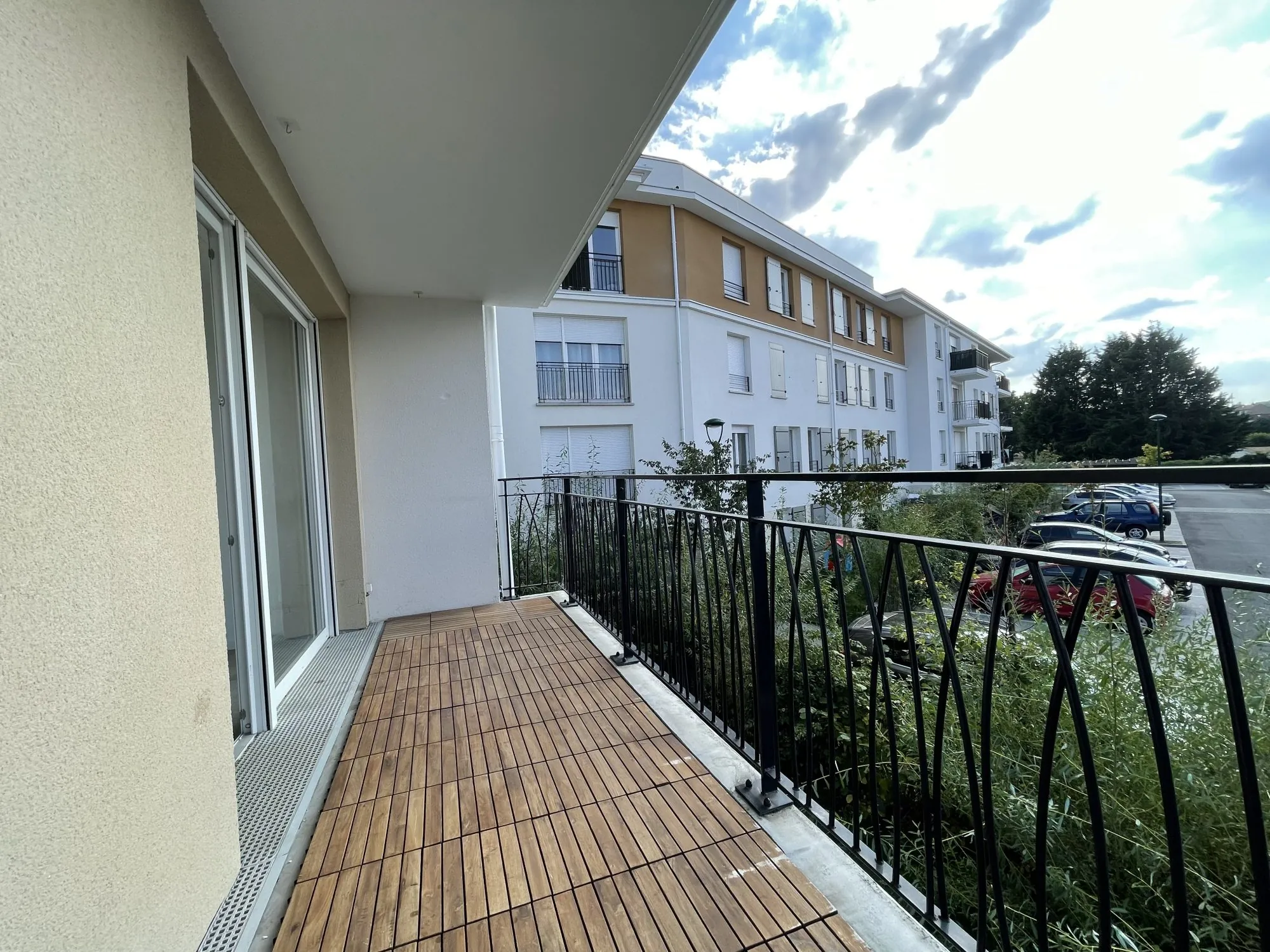 Appartement T3 moderne à vendre à Corbeil-Essonnes — 59,60 m² avec balcon 