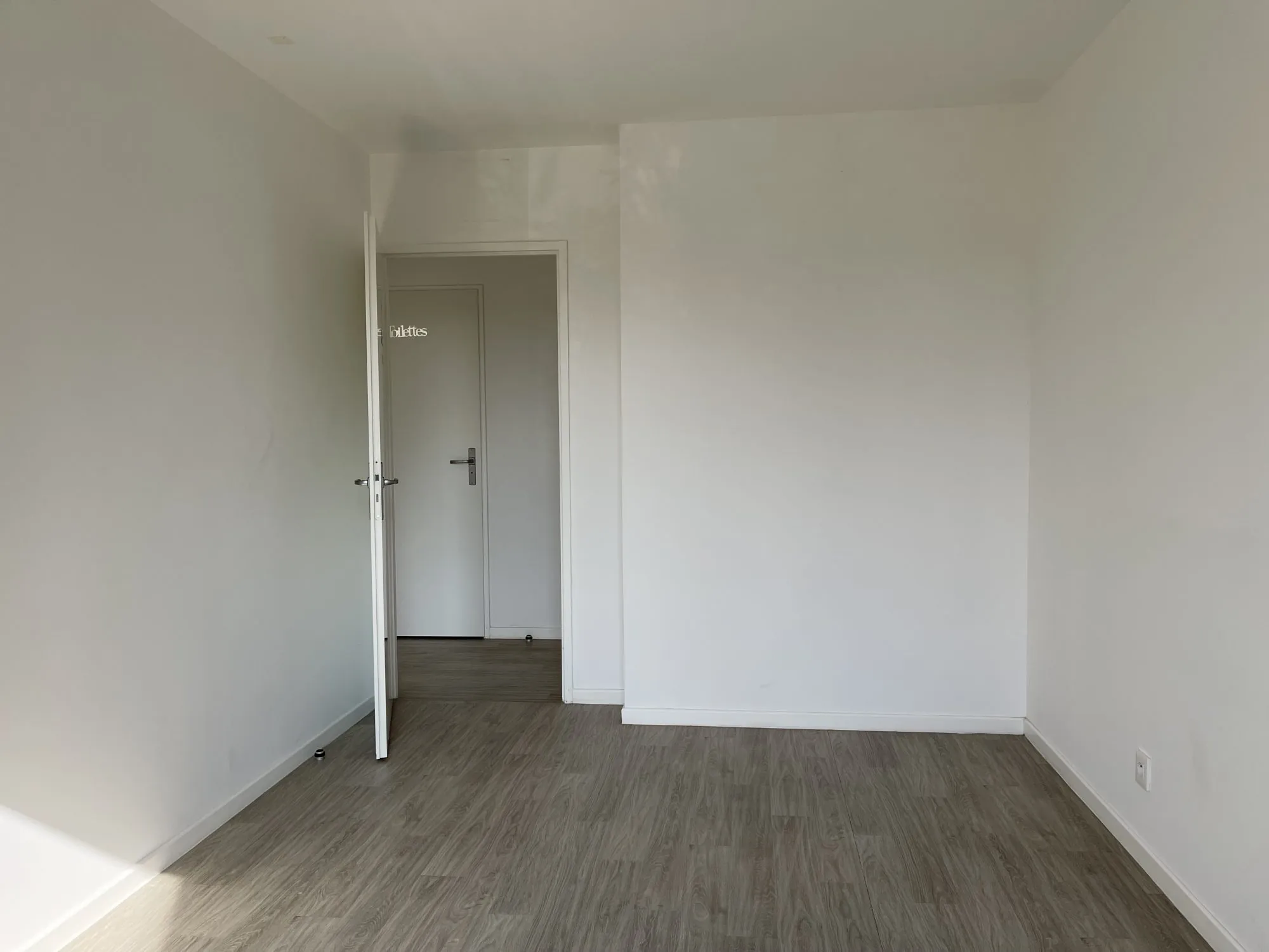 Appartement T3 moderne à vendre à Corbeil-Essonnes — 59,60 m² avec balcon 