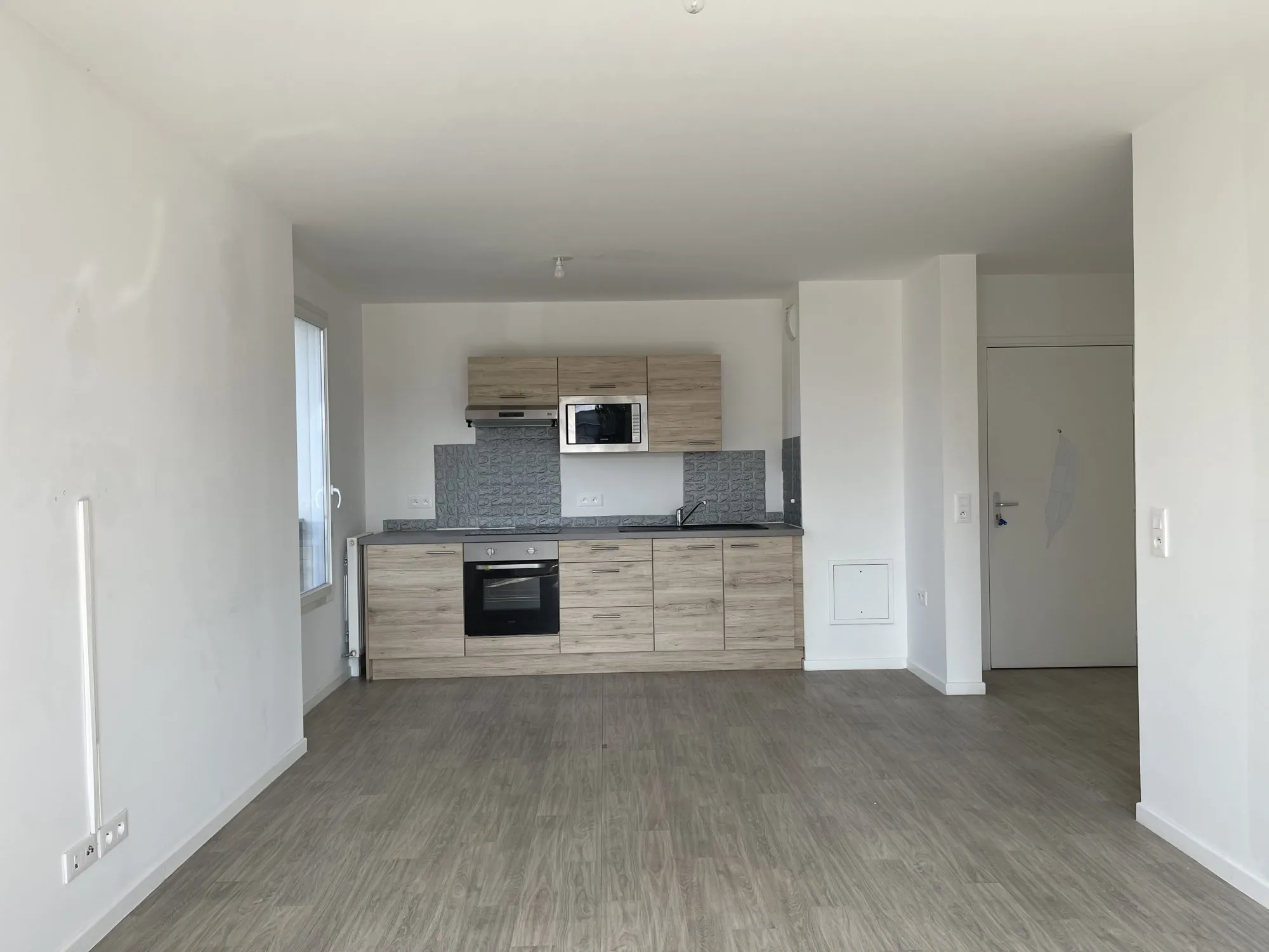 Appartement T3 moderne à vendre à Corbeil-Essonnes — 59,60 m² avec balcon 