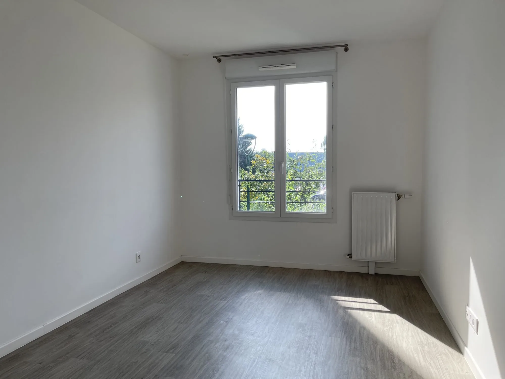 Appartement T3 moderne à vendre à Corbeil-Essonnes — 59,60 m² avec balcon 