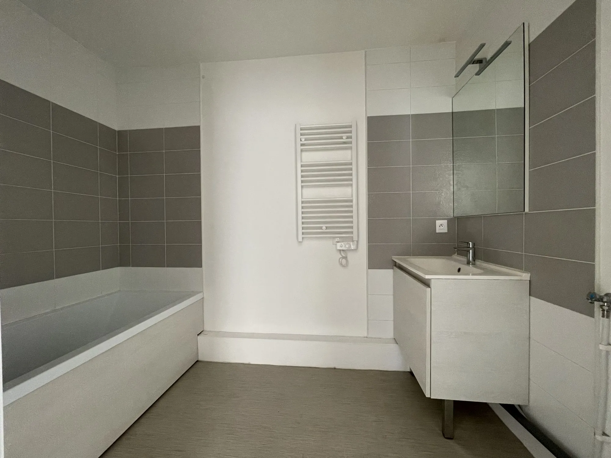 Appartement T3 moderne à vendre à Corbeil-Essonnes — 59,60 m² avec balcon 
