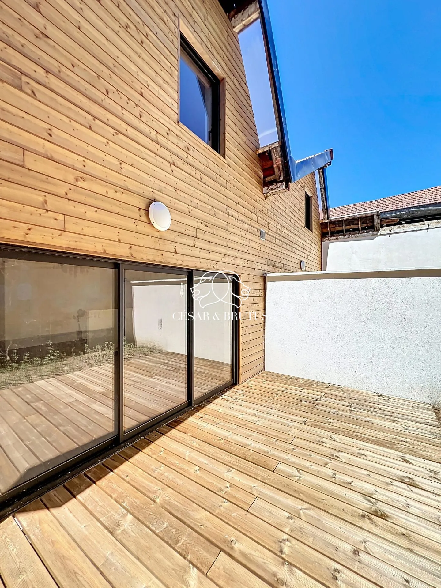 Appartement duplex de 62 m² avec terrasse à Roanne, rénové en 2025 