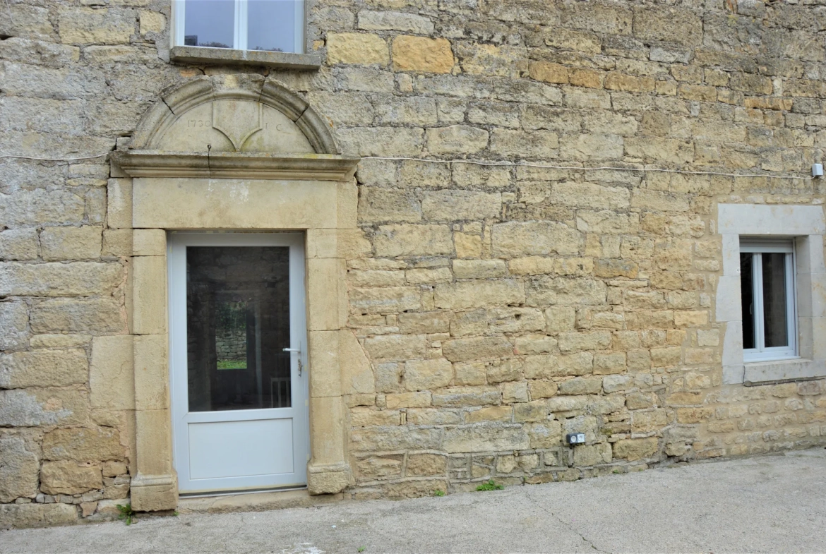 Charmante maison de village de 117 m² à Sévérac-d’Aveyron, secteur touristique 