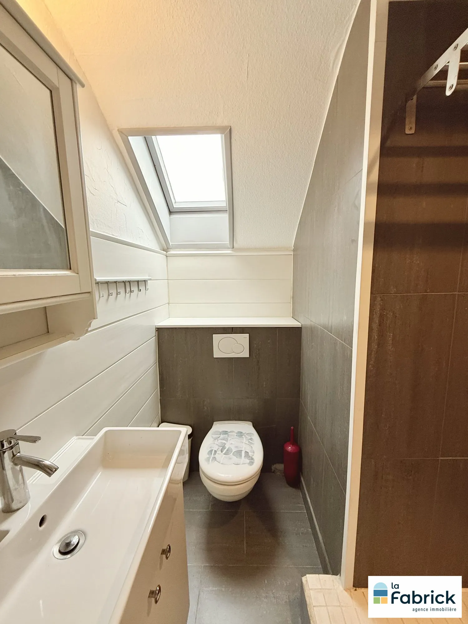 Appartement lumineux et rénové de 46m² à Strasbourg – Dernier étage, meublé 