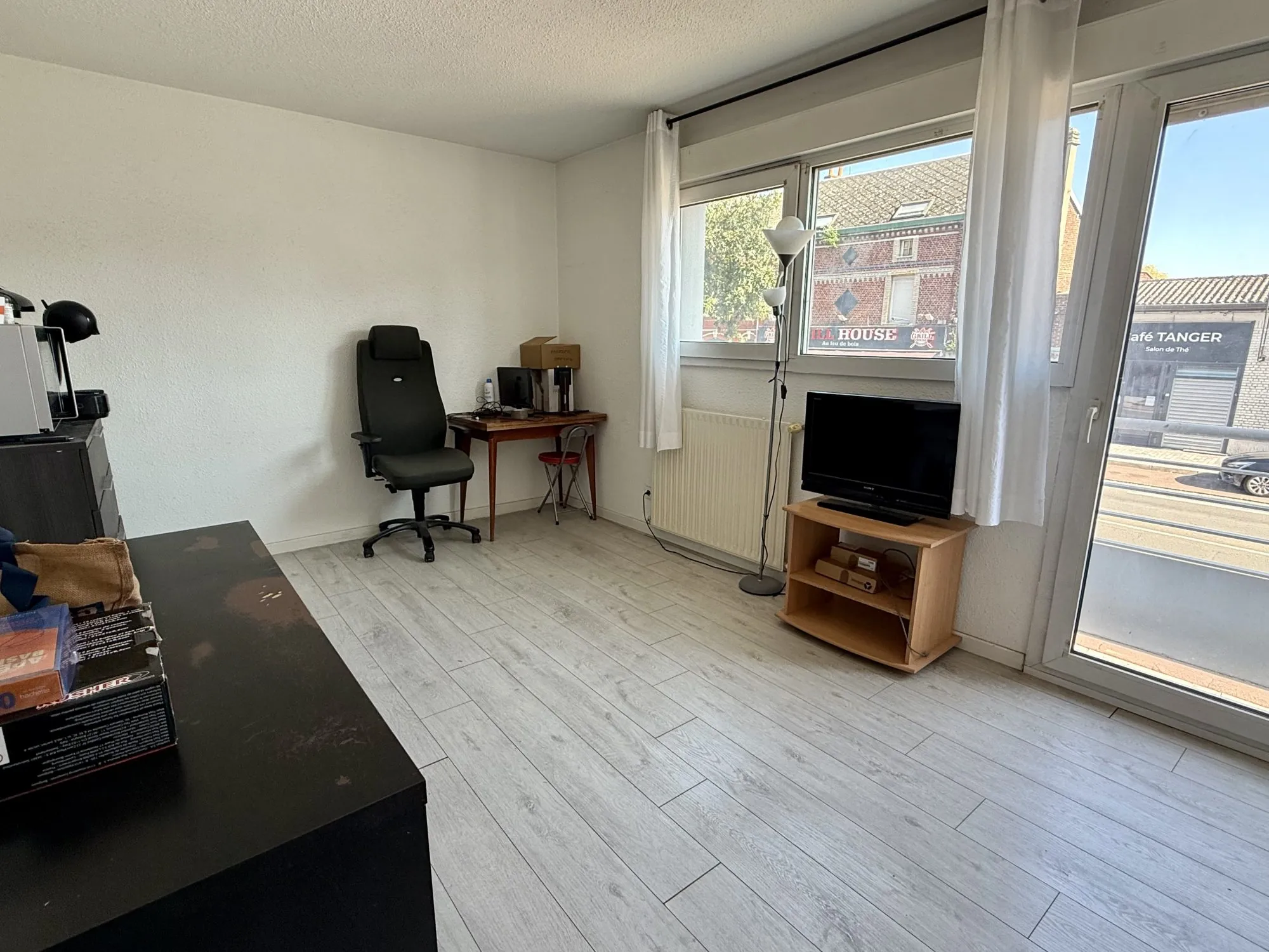 Studio à vendre de 22 m² proche centre-ville d'Amiens avec parking privé 