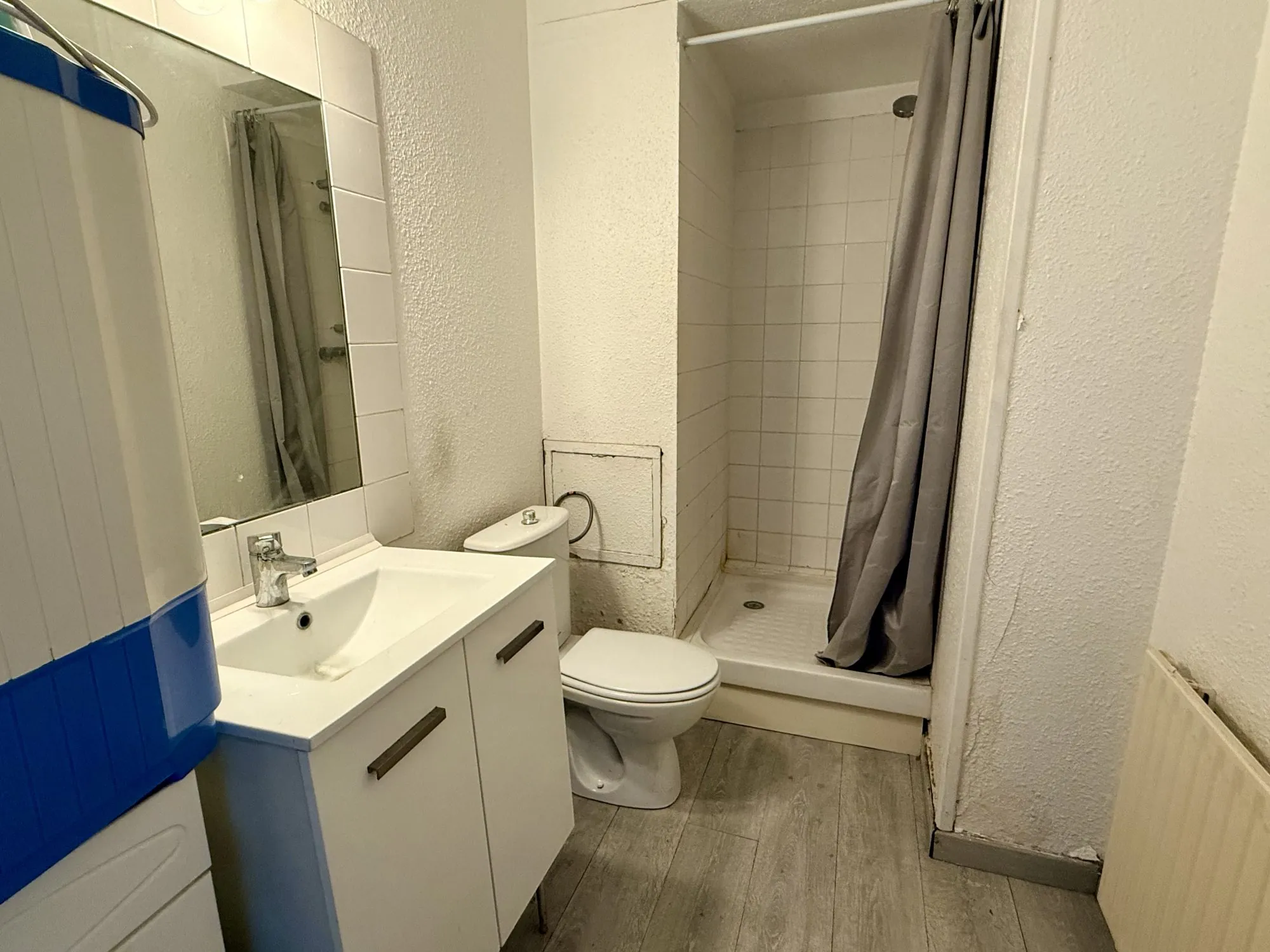 Studio à vendre de 22 m² proche centre-ville d'Amiens avec parking privé 