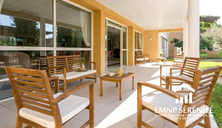Appartement à vendre à Salon-de-Provence, Résidence senior sécurisée, Rentabilité 6,5% 