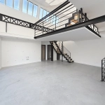 Luxueux loft rénové de 125 m² au centre de Roubaix avec terrasse et parking