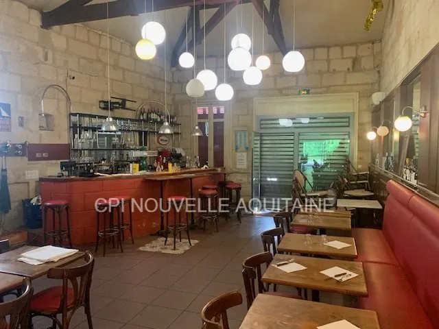 Fonds de commerce bar-restaurant à Bordeaux Belcier avec licence 4 et cour arrière 