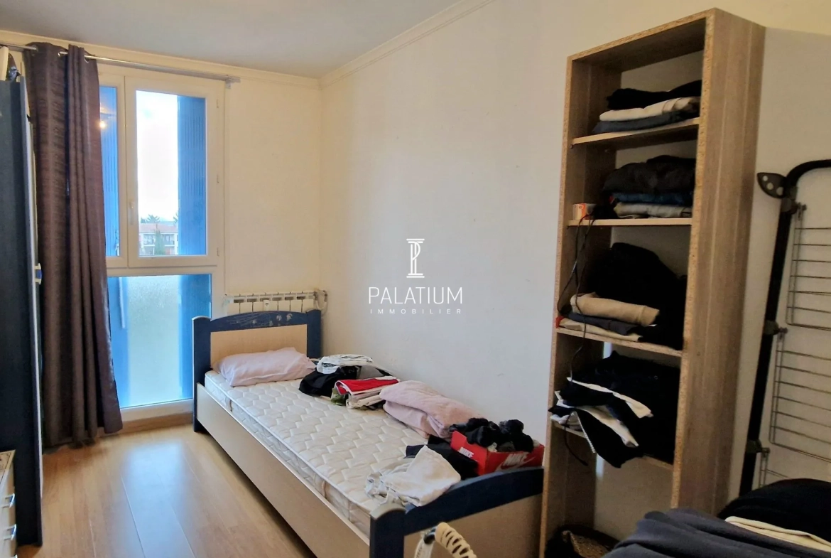 Spacieux appartement T5 de 93 m² à Manosque avec balcon et proximité commodités 