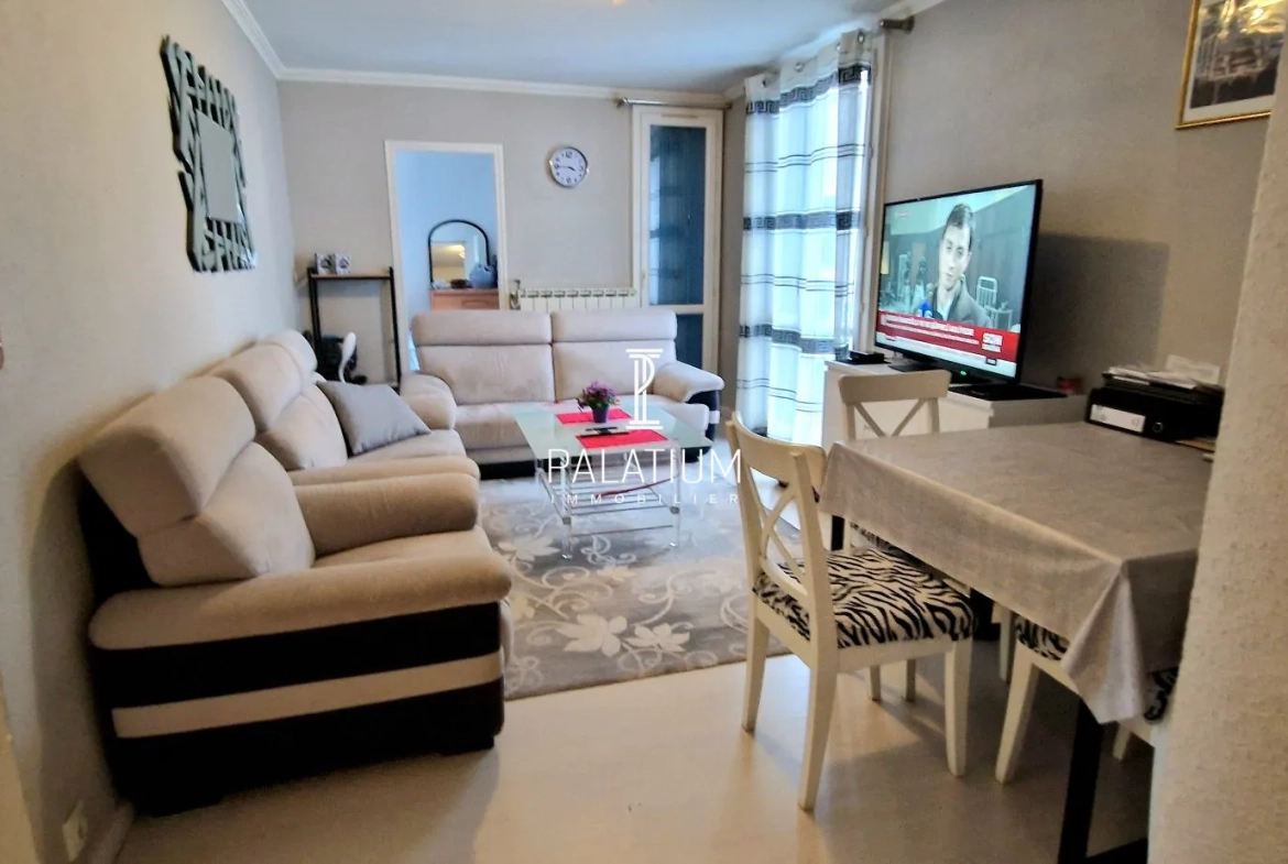 Spacieux appartement T5 de 93 m² à Manosque avec balcon et proximité commodités 