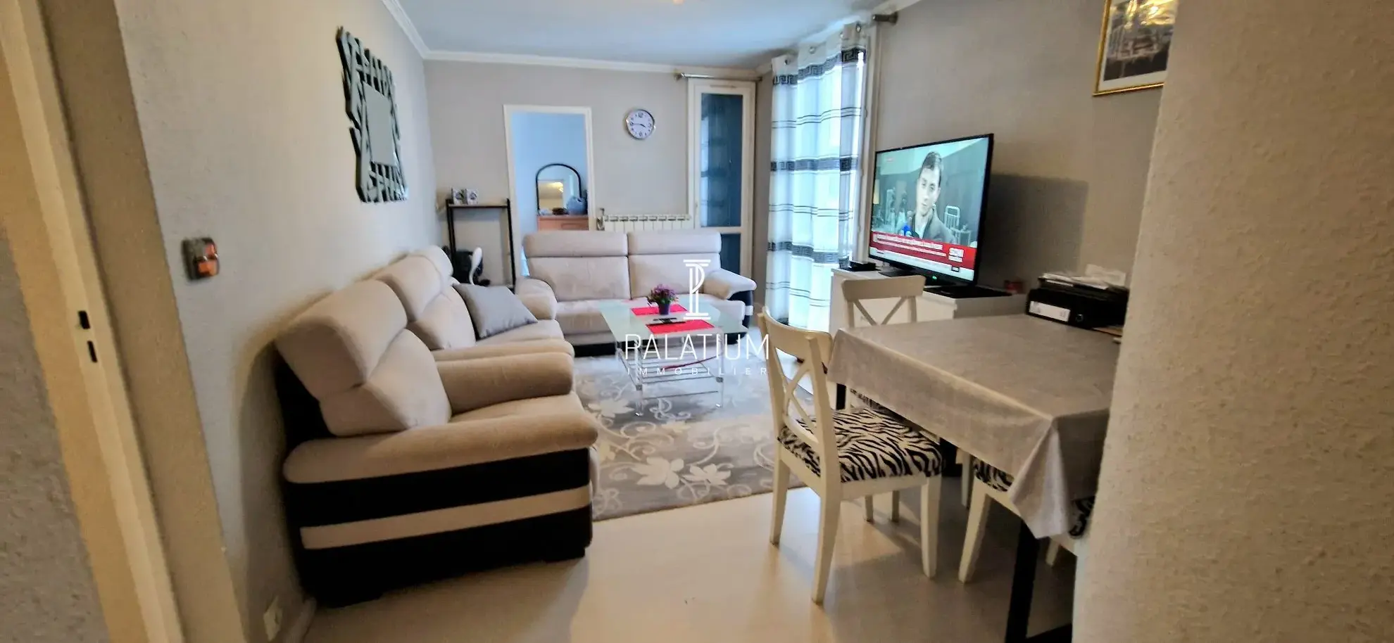 Spacieux appartement T5 de 93 m² à Manosque avec balcon et proximité commodités 