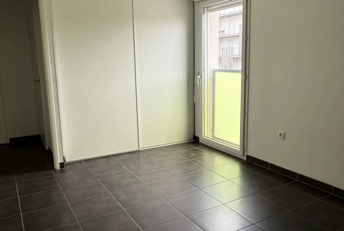 Appartement T3 lumineux avec terrasse et parking à Lormont (33310) 