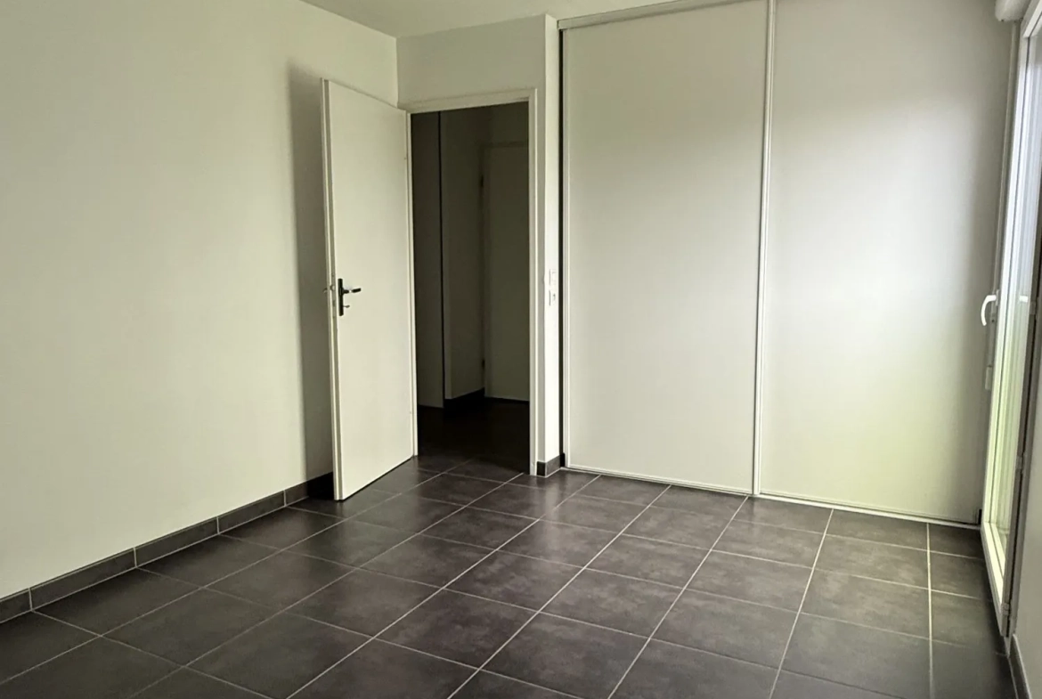 Appartement T3 lumineux avec terrasse et parking à Lormont (33310) 