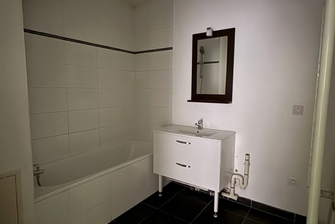 Appartement T3 lumineux avec terrasse et parking à Lormont (33310) 