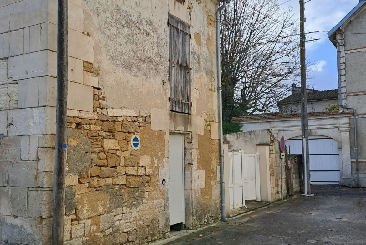 Dépendance à rénover à Saint Simon pour projet locatif ou résidence secondaire 