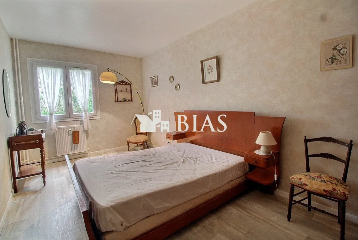 Appartement T3 lumineux de 90m² à Barentin avec parking et cave 