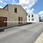 Maison à vendre à Tonnay-Charente avec 3 chambres, garage et jardin - Opportunité