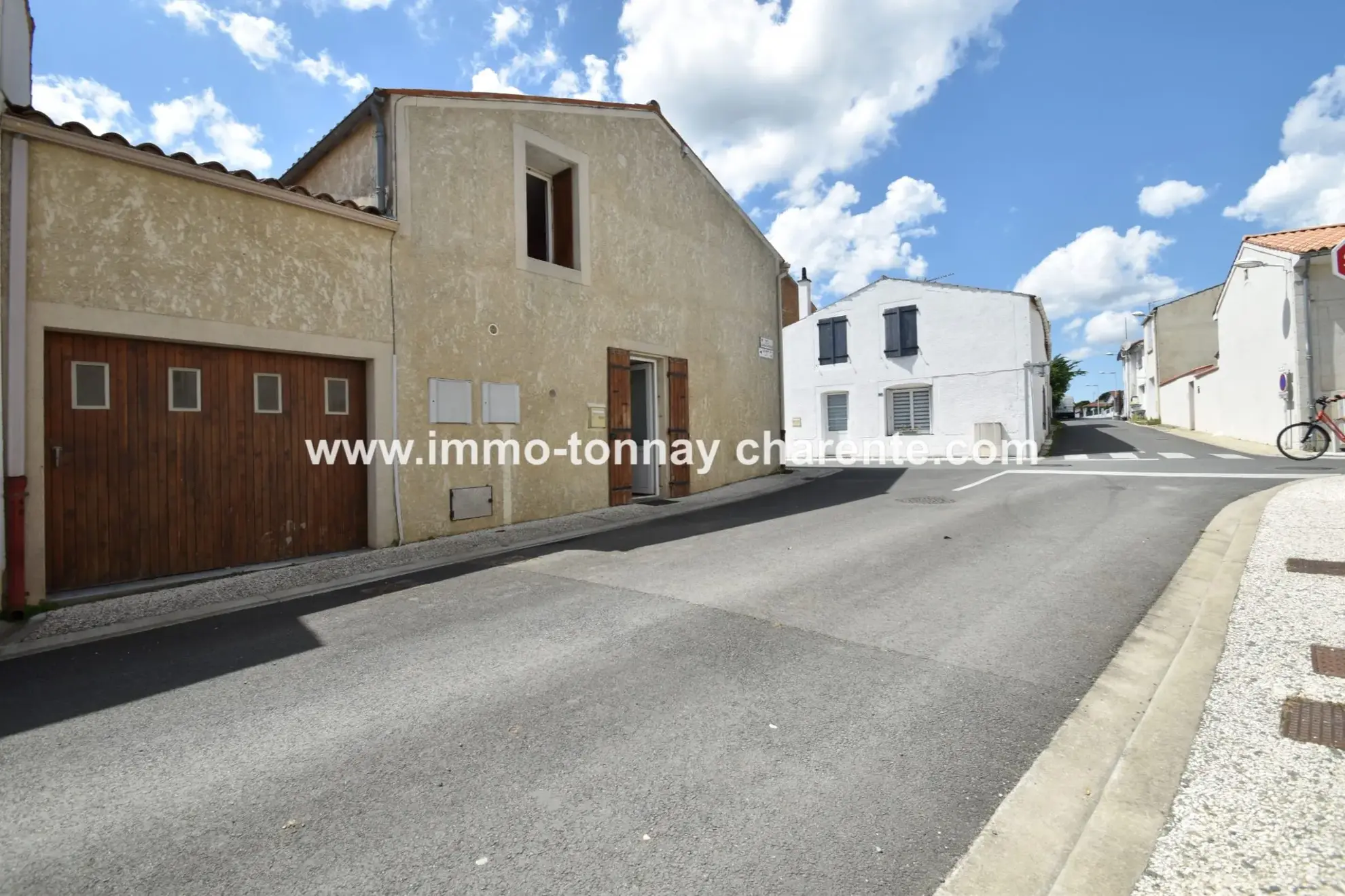 Maison à vendre à Tonnay-Charente avec 3 chambres, garage et jardin - Opportunité 
