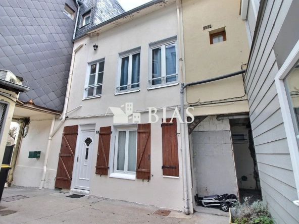 Maison à vendre à Caudebec-lès-Elbeuf – Maison de ville lumineuse et spacieuse