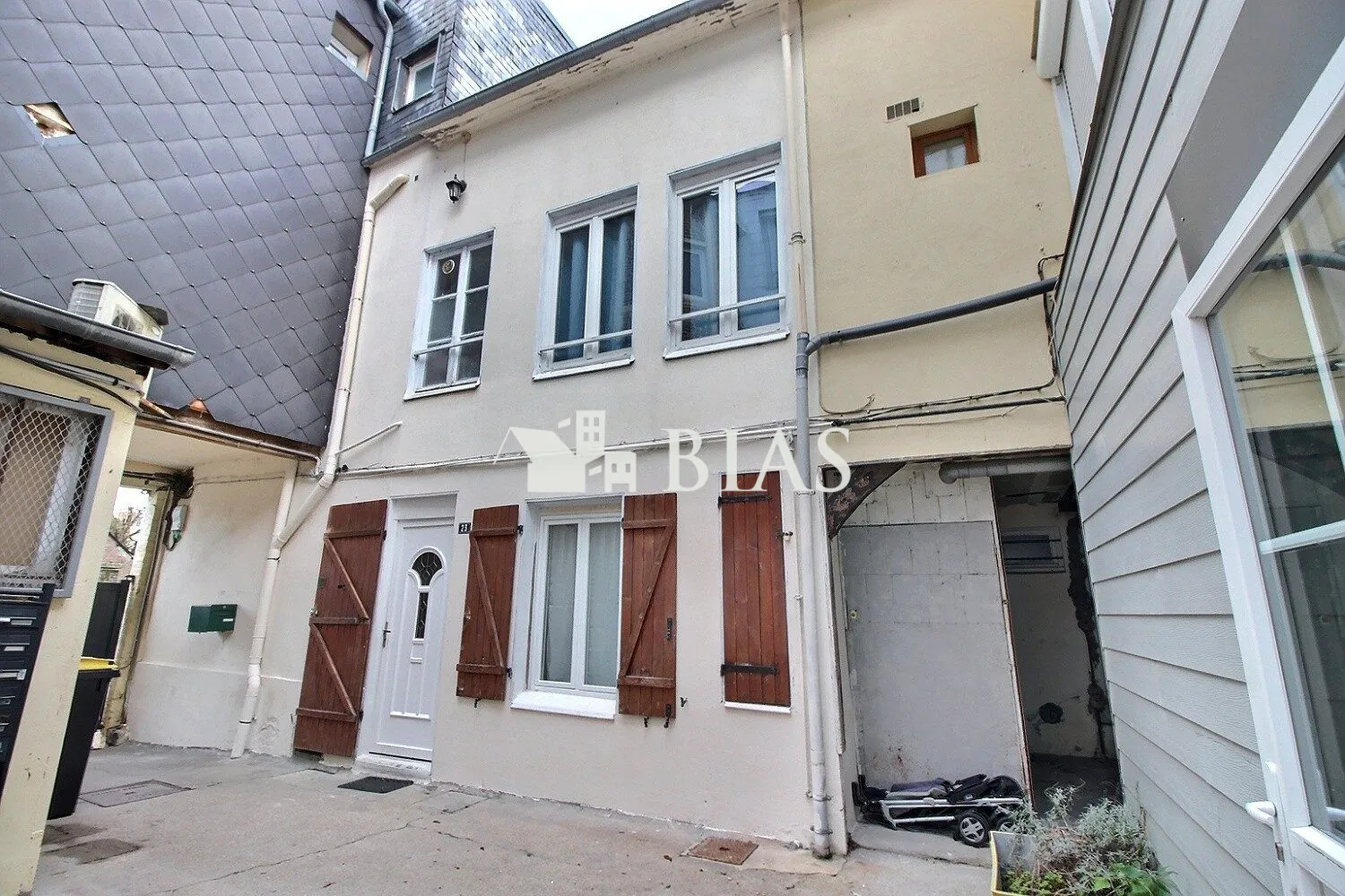 Maison à vendre à Caudebec-lès-Elbeuf – Maison de ville lumineuse et spacieuse 