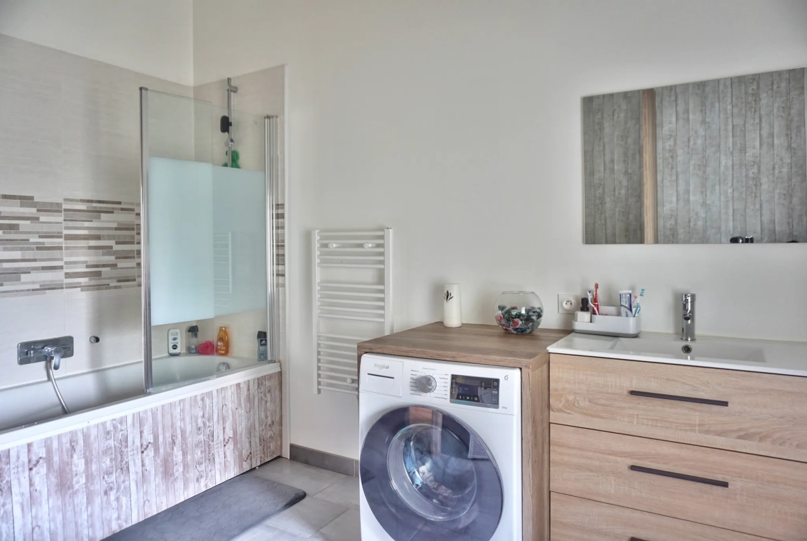 Maison en pierre rénovée avec dépendances à Yvias proche Paimpol 