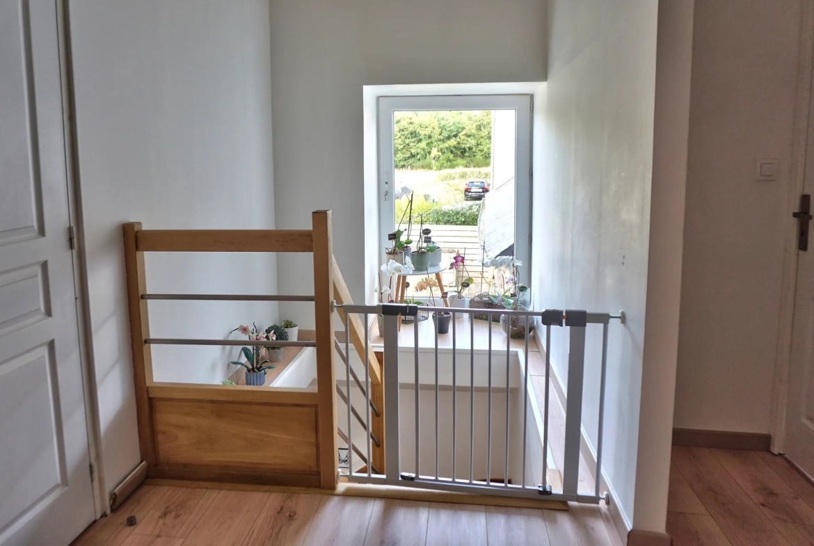 Maison en pierre rénovée avec dépendances à Yvias proche Paimpol 