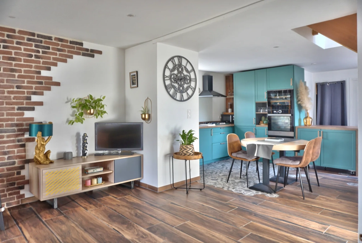 Maison en pierre rénovée avec dépendances à Yvias proche Paimpol 
