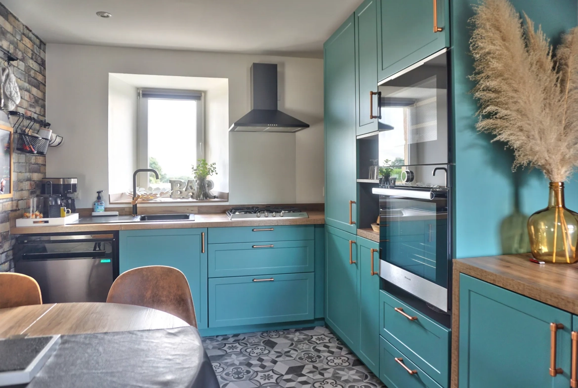 Maison en pierre rénovée avec dépendances à Yvias proche Paimpol 