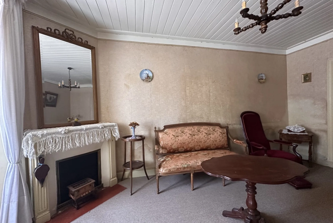 Maison à vendre à Ferrières-Saint-Mary, 94 m² avec jardin et potentiel d'extension 