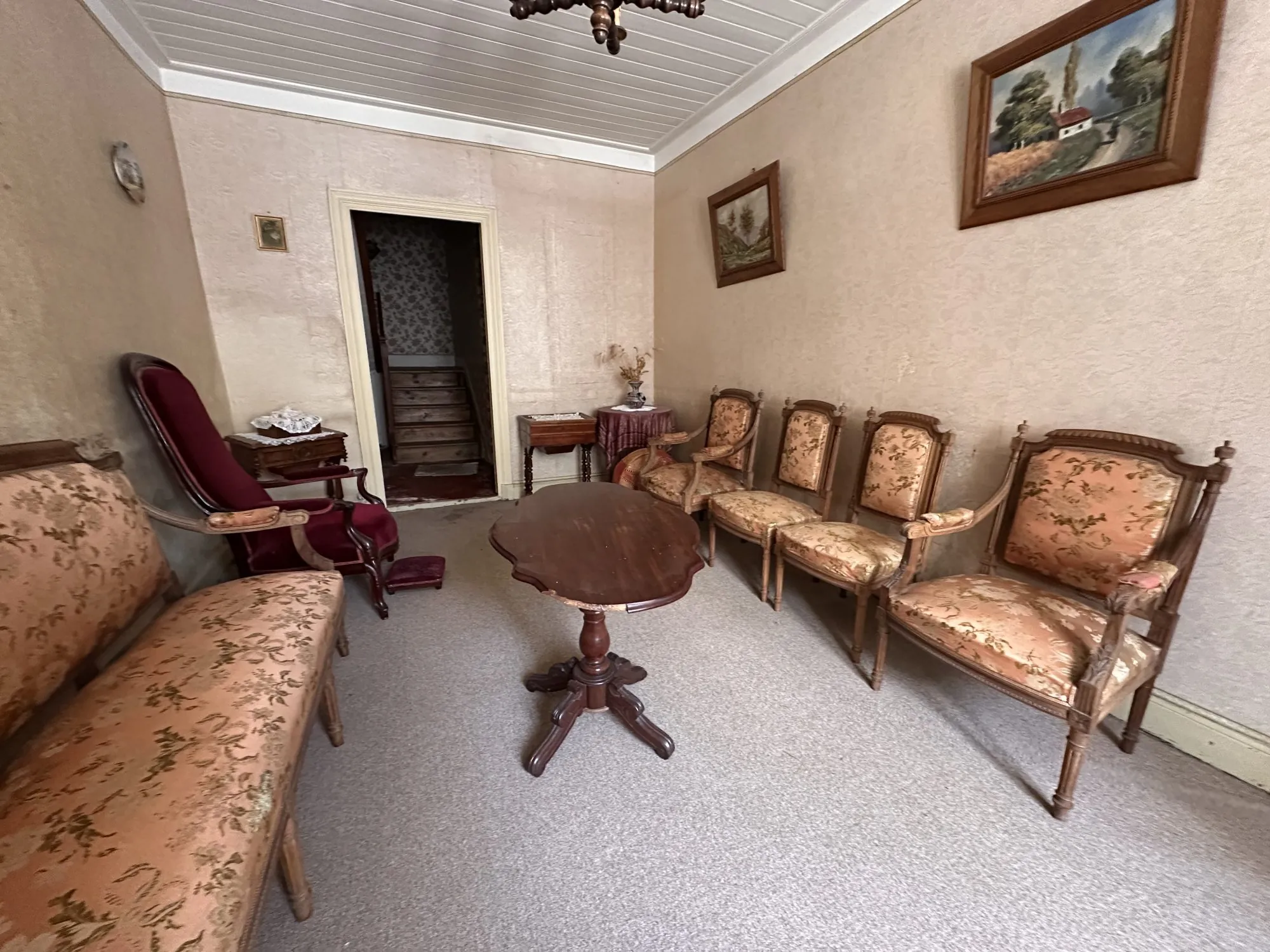 Maison à vendre à Ferrières-Saint-Mary, 94 m² avec jardin et potentiel d'extension 