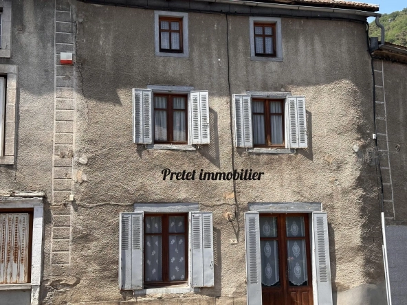 Maison à vendre à Ferrières-Saint-Mary, 94 m² avec jardin et potentiel d'extension