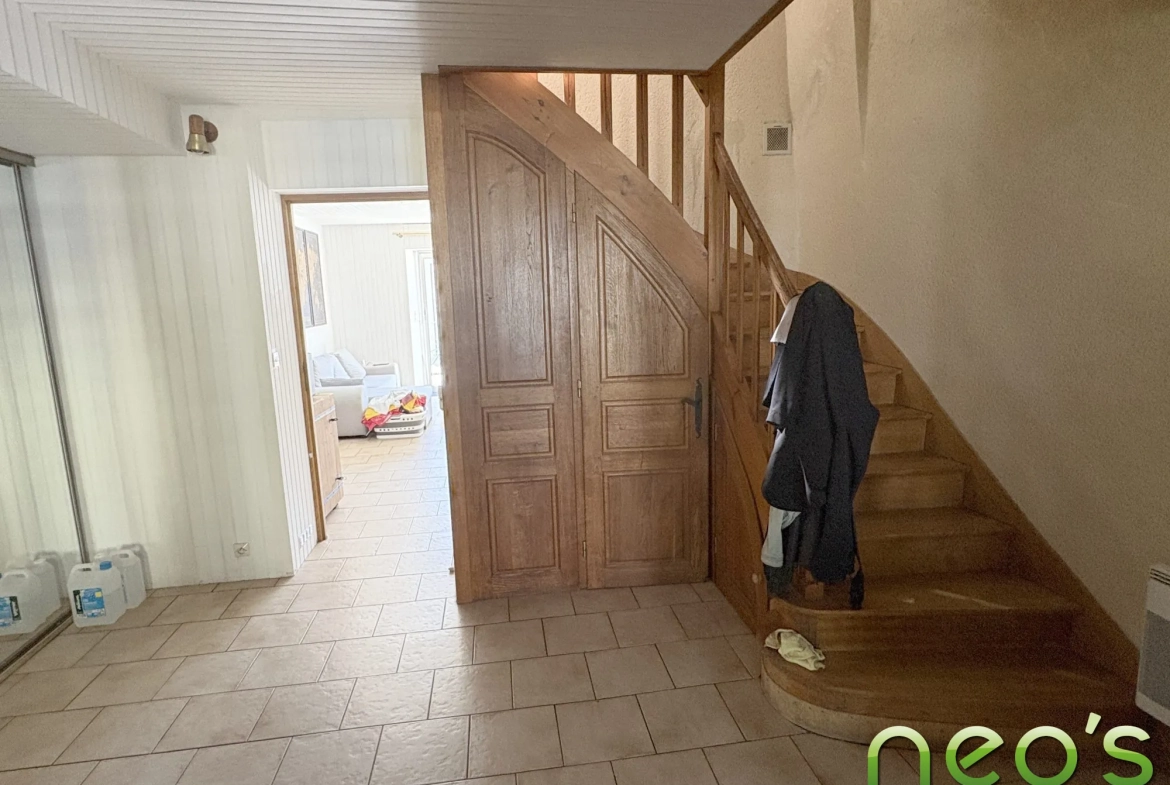 Maison de bourg à vendre à Saint-Macaire-en-Mauges de 93 m² avec cour et garage 